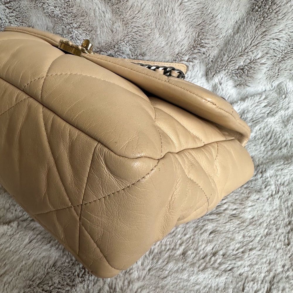 Sold on my FB. Chanel 19 Large Beige - Picture 10 of 17